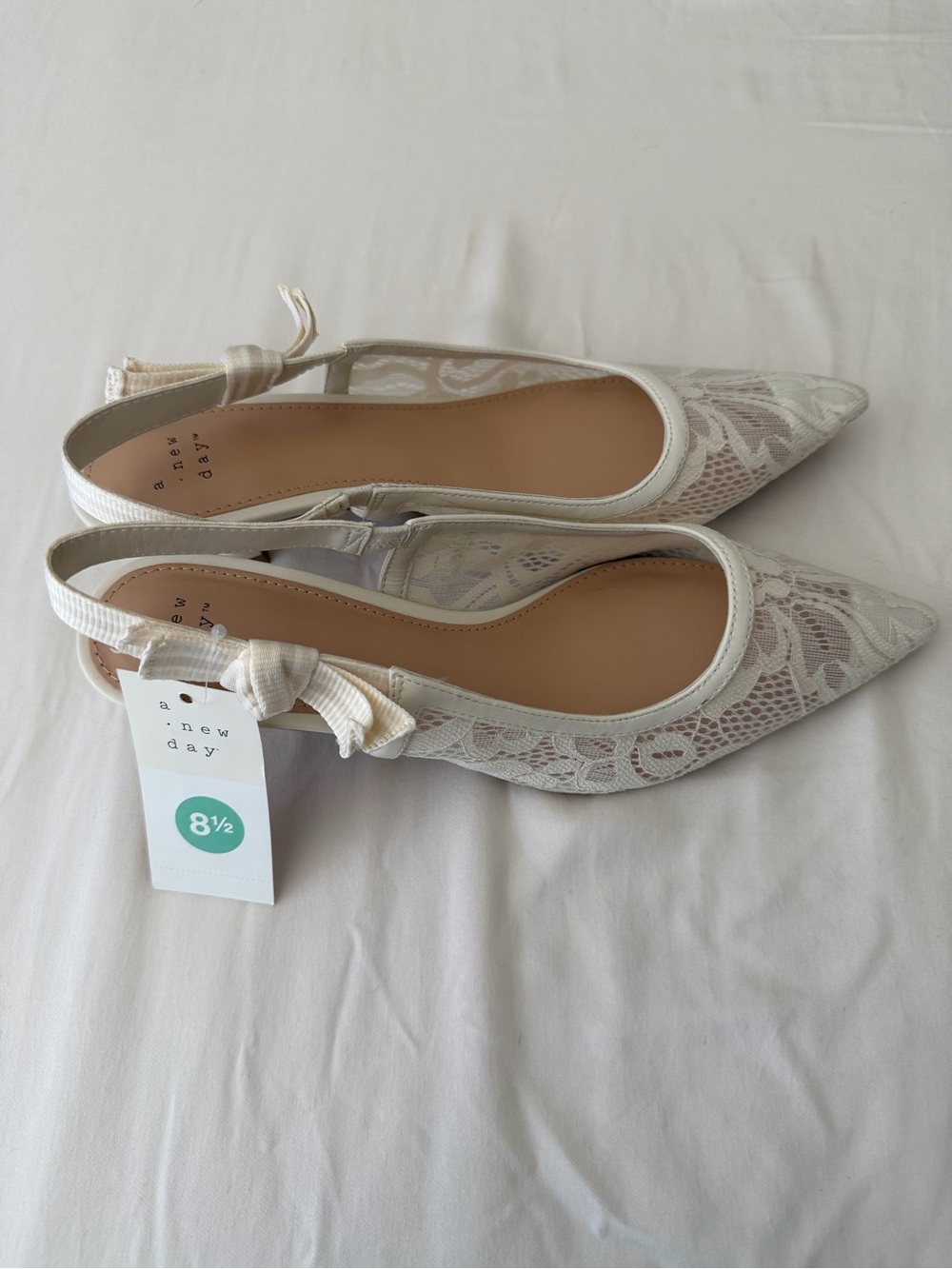 a new day - White/Ivory Lace Pointed Slingback Kitten Heels